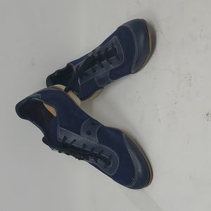 Women's 7½ Hyde Blue Sneakers
